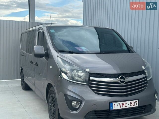 Белый Опель Виваро, объемом двигателя 1.6 л и пробегом 240 тыс. км за 14000 $, фото 1 на Automoto.ua