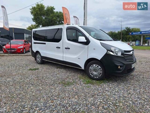 Белый Опель Виваро, объемом двигателя 1.6 л и пробегом 216 тыс. км за 15800 $, фото 1 на Automoto.ua