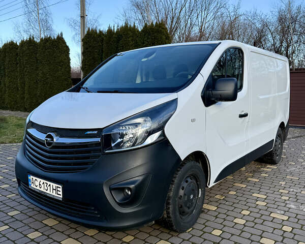 Белый Опель Виваро, объемом двигателя 1.6 л и пробегом 260 тыс. км за 11499 $, фото 1 на Automoto.ua