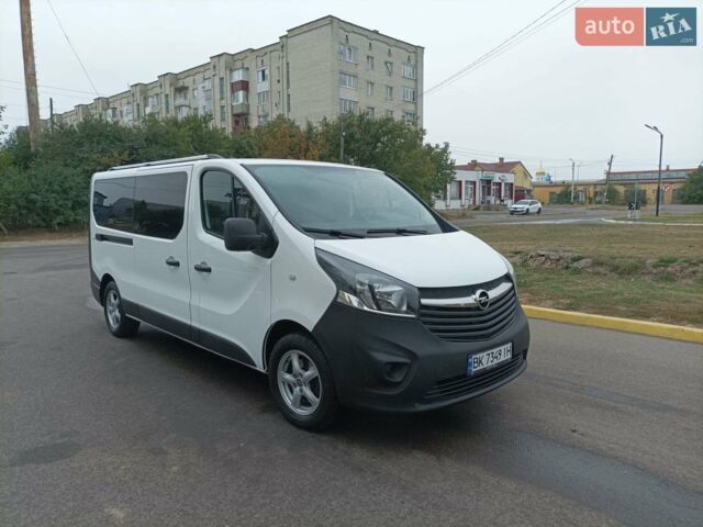 Белый Опель Виваро, объемом двигателя 1.6 л и пробегом 140 тыс. км за 18500 $, фото 1 на Automoto.ua