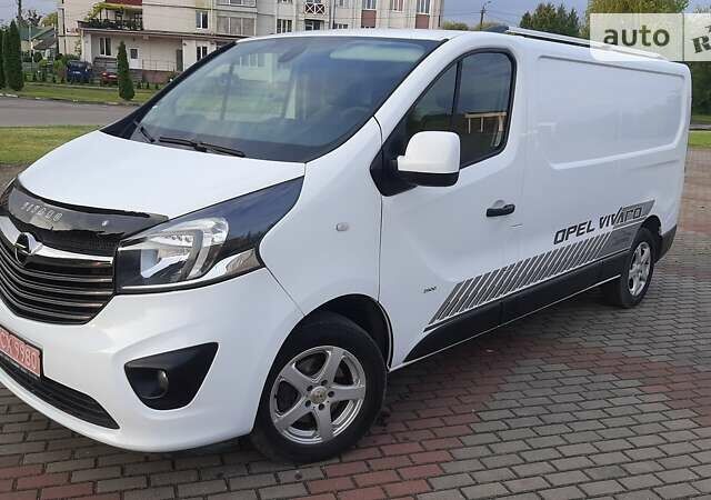 Белый Опель Виваро, объемом двигателя 1.6 л и пробегом 178 тыс. км за 15400 $, фото 1 на Automoto.ua