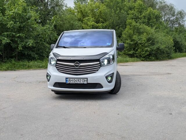 Білий Опель Віваро, об'ємом двигуна 0 л та пробігом 292 тис. км за 17700 $, фото 1 на Automoto.ua