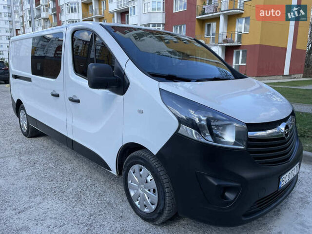 Белый Опель Виваро, объемом двигателя 1.6 л и пробегом 236 тыс. км за 15200 $, фото 1 на Automoto.ua