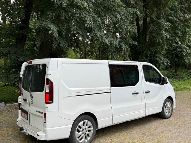 Білий Опель Віваро, об'ємом двигуна 1.6 л та пробігом 347 тис. км за 12499 $, фото 1 на Automoto.ua
