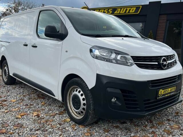 Білий Опель Віваро, об'ємом двигуна 2 л та пробігом 158 тис. км за 17600 $, фото 1 на Automoto.ua