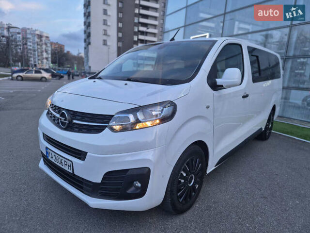 Белый Опель Виваро, объемом двигателя 2 л и пробегом 224 тыс. км за 23700 $, фото 1 на Automoto.ua