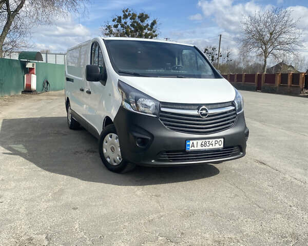 Белый Опель Виваро, объемом двигателя 1.6 л и пробегом 137 тыс. км за 14900 $, фото 1 на Automoto.ua