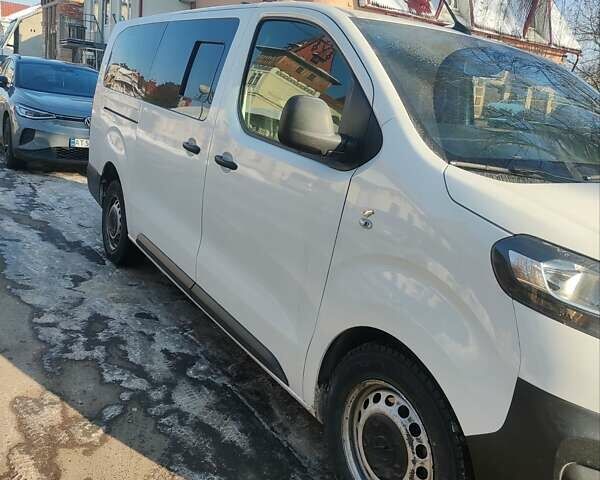 Білий Опель Віваро, об'ємом двигуна 2 л та пробігом 230 тис. км за 24500 $, фото 1 на Automoto.ua