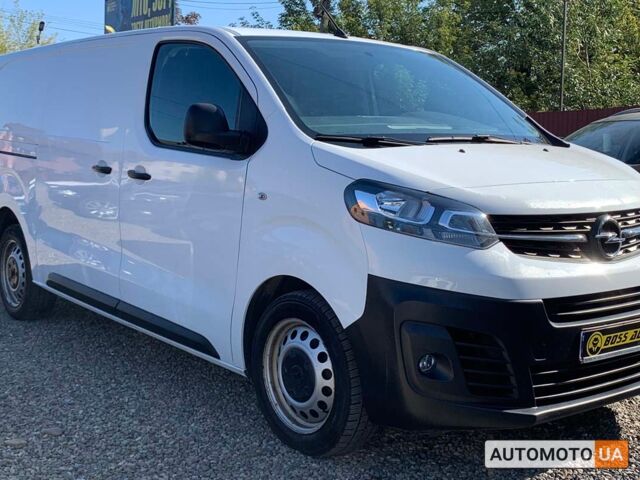 Белый Опель Виваро, объемом двигателя 2 л и пробегом 158 тыс. км за 17300 $, фото 1 на Automoto.ua