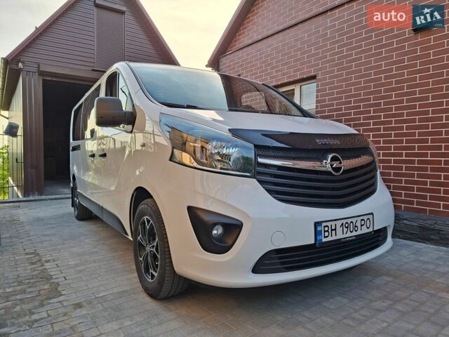 Білий Опель Віваро, об'ємом двигуна 1.6 л та пробігом 305 тис. км за 18300 $, фото 1 на Automoto.ua