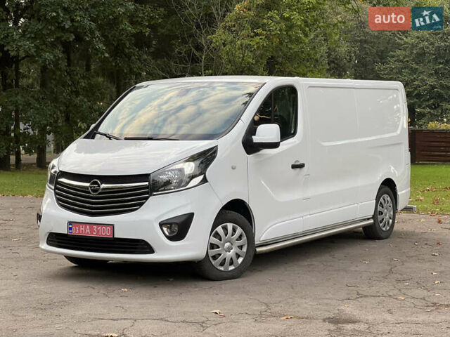 Білий Опель Віваро, об'ємом двигуна 1.6 л та пробігом 231 тис. км за 17990 $, фото 1 на Automoto.ua
