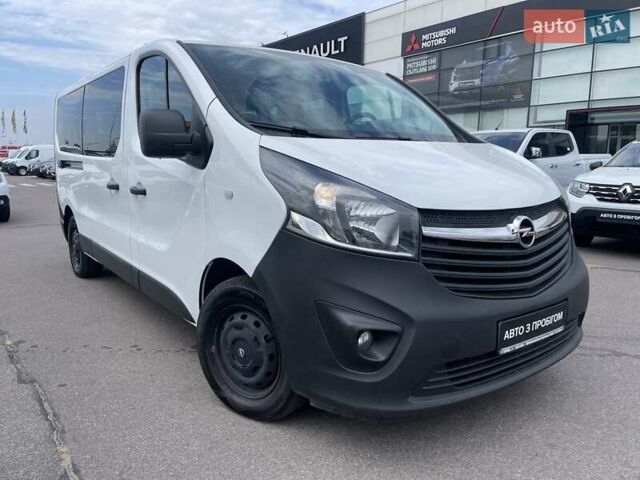 Белый Опель Виваро, объемом двигателя 1.6 л и пробегом 72 тыс. км за 25400 $, фото 1 на Automoto.ua