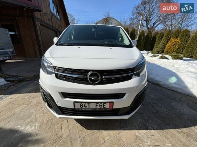 Білий Опель Віваро, об'ємом двигуна 2 л та пробігом 231 тис. км за 21000 $, фото 1 на Automoto.ua
