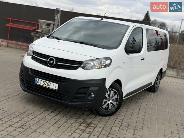 Белый Опель Виваро, объемом двигателя 2 л и пробегом 160 тыс. км за 26500 $, фото 1 на Automoto.ua