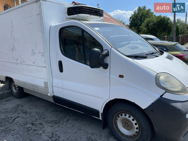 Белый Опель Виваро, объемом двигателя 1.9 л и пробегом 500 тыс. км за 8500 $, фото 1 на Automoto.ua