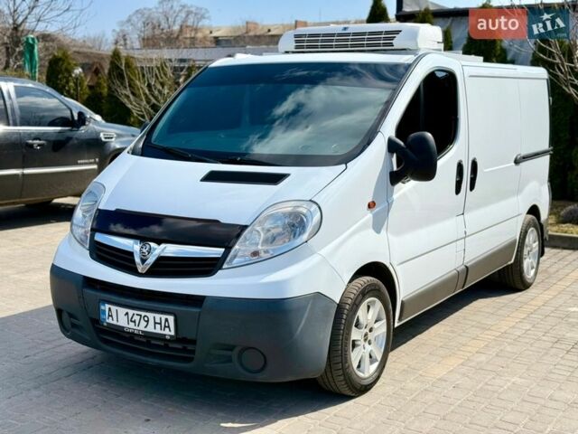 Белый Опель Виваро, объемом двигателя 2 л и пробегом 455 тыс. км за 13300 $, фото 1 на Automoto.ua