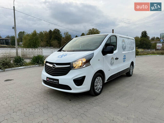 Белый Опель Виваро, объемом двигателя 1.6 л и пробегом 237 тыс. км за 17900 $, фото 1 на Automoto.ua