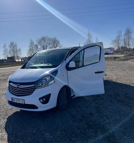 Белый Опель Виваро, объемом двигателя 1.6 л и пробегом 232 тыс. км за 17850 $, фото 1 на Automoto.ua