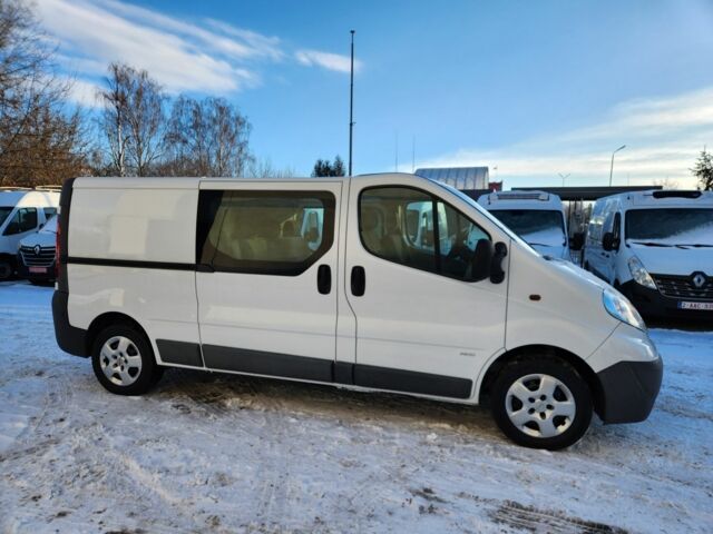 Білий Опель Віваро, об'ємом двигуна 2 л та пробігом 282 тис. км за 13700 $, фото 1 на Automoto.ua