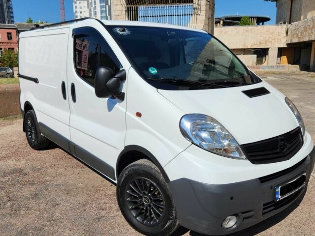 Белый Опель Виваро, объемом двигателя 2 л и пробегом 264 тыс. км за 10800 $, фото 1 на Automoto.ua