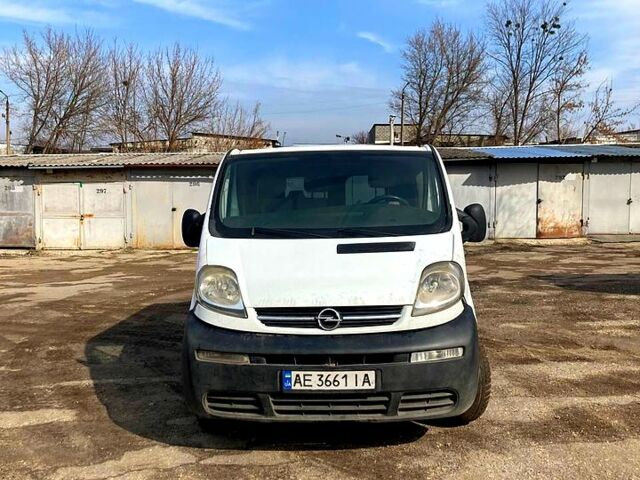 Білий Опель Віваро, об'ємом двигуна 1.9 л та пробігом 300 тис. км за 4500 $, фото 1 на Automoto.ua