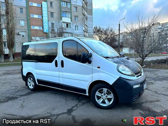 Белый Опель Виваро, объемом двигателя 1.9 л и пробегом 295 тыс. км за 6900 $, фото 1 на Automoto.ua