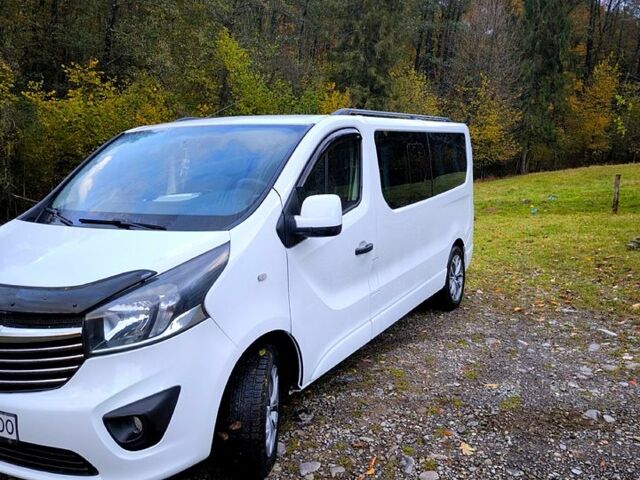 Белый Опель Виваро, объемом двигателя 1.6 л и пробегом 256 тыс. км за 16500 $, фото 1 на Automoto.ua
