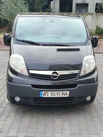 Чорний Опель Віваро, об'ємом двигуна 2 л та пробігом 274 тис. км за 11000 $, фото 1 на Automoto.ua