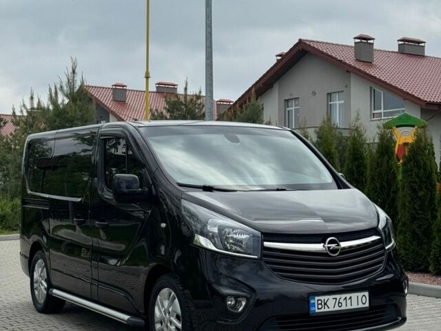 Чорний Опель Віваро, об'ємом двигуна 1.6 л та пробігом 222 тис. км за 11900 $, фото 1 на Automoto.ua