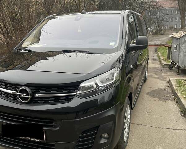 Чорний Опель Віваро, об'ємом двигуна 2 л та пробігом 178 тис. км за 21750 $, фото 1 на Automoto.ua
