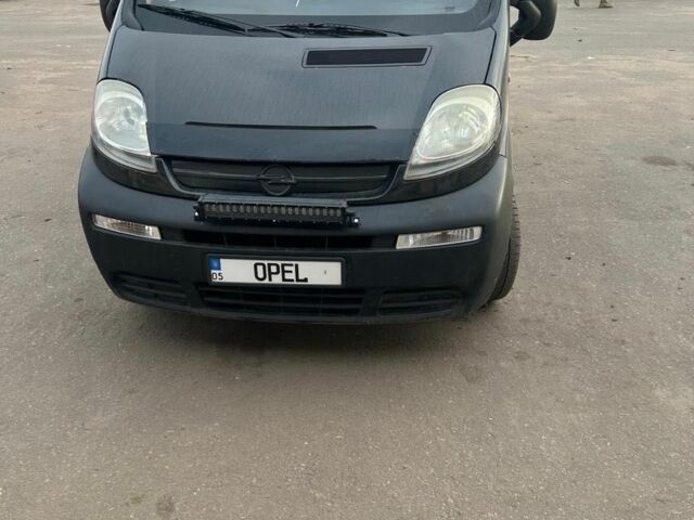 Черный Опель Виваро, объемом двигателя 1.9 л и пробегом 750 тыс. км за 8500 $, фото 1 на Automoto.ua