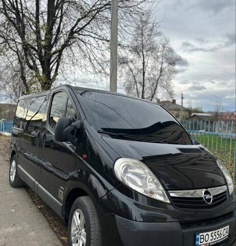 Черный Опель Виваро, объемом двигателя 2.5 л и пробегом 260 тыс. км за 8500 $, фото 1 на Automoto.ua