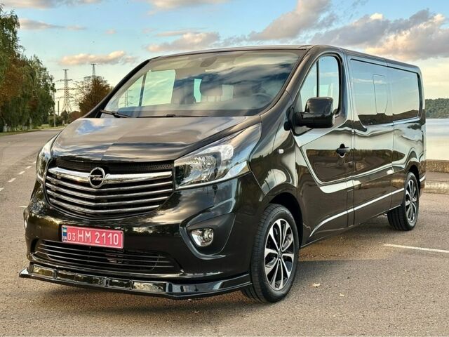 Черный Опель Виваро, объемом двигателя 1.6 л и пробегом 206 тыс. км за 17500 $, фото 1 на Automoto.ua