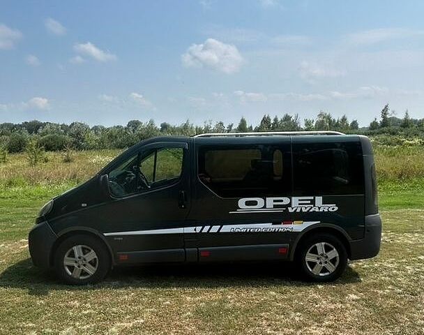 Чорний Опель Віваро, об'ємом двигуна 1.9 л та пробігом 361 тис. км за 5800 $, фото 1 на Automoto.ua