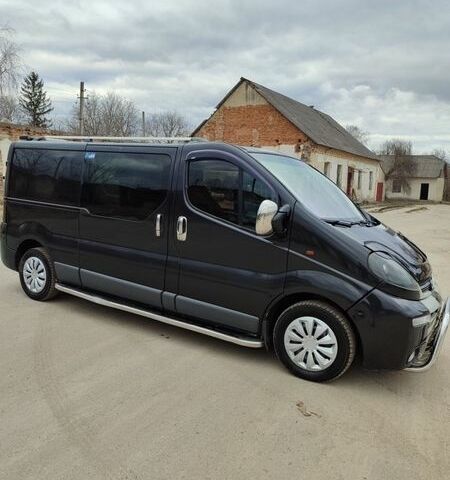 Черный Опель Виваро, объемом двигателя 2.5 л и пробегом 320 тыс. км за 6900 $, фото 1 на Automoto.ua