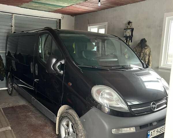 Чорний Опель Віваро, об'ємом двигуна 2.46 л та пробігом 267 тис. км за 9200 $, фото 1 на Automoto.ua