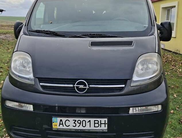Чорний Опель Віваро, об'ємом двигуна 1.9 л та пробігом 410 тис. км за 7200 $, фото 1 на Automoto.ua