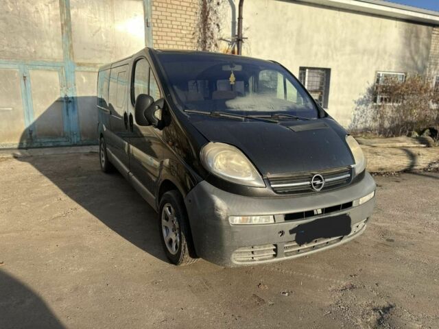 Чорний Опель Віваро, об'ємом двигуна 1.9 л та пробігом 300 тис. км за 4200 $, фото 1 на Automoto.ua