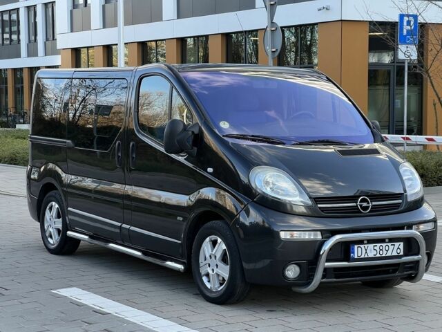 Черный Опель Виваро, объемом двигателя 2 л и пробегом 230 тыс. км за 6800 $, фото 1 на Automoto.ua