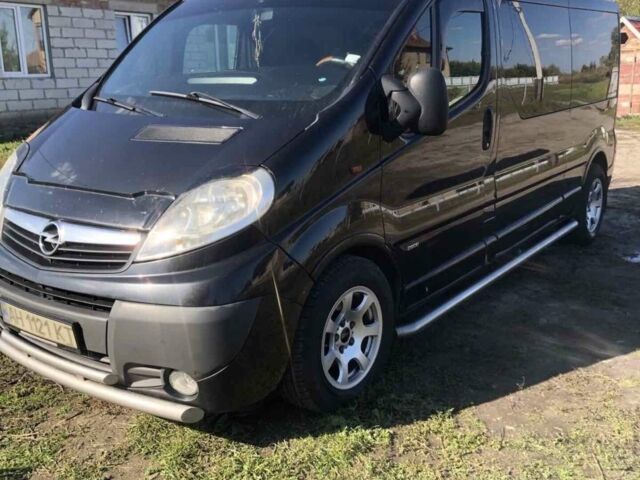 Чорний Опель Віваро, об'ємом двигуна 2.5 л та пробігом 615 тис. км за 10200 $, фото 1 на Automoto.ua