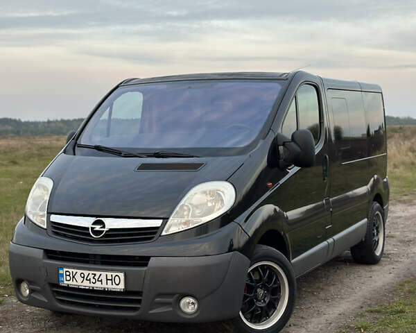 Чорний Опель Віваро, об'ємом двигуна 2 л та пробігом 273 тис. км за 9900 $, фото 1 на Automoto.ua