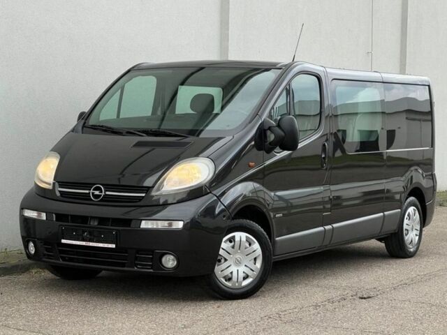 Черный Опель Виваро, объемом двигателя 1.9 л и пробегом 230 тыс. км за 3300 $, фото 1 на Automoto.ua