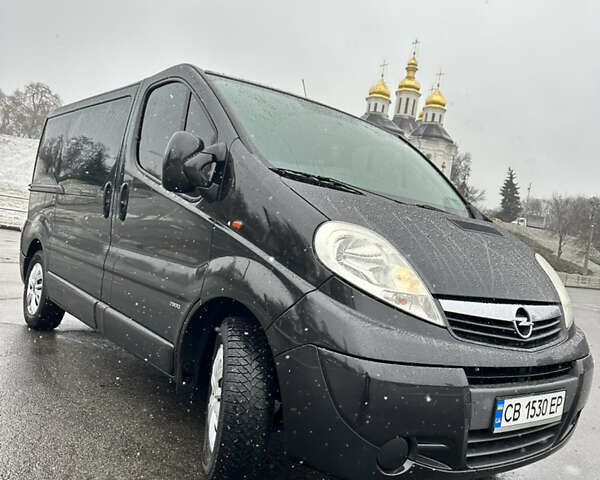 Черный Опель Виваро, объемом двигателя 2.46 л и пробегом 180 тыс. км за 14750 $, фото 1 на Automoto.ua