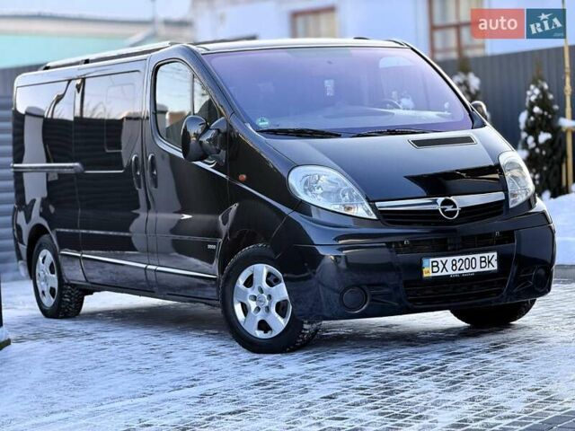 Черный Опель Виваро, объемом двигателя 2.5 л и пробегом 290 тыс. км за 14600 $, фото 1 на Automoto.ua