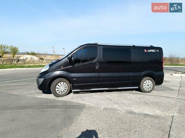 Черный Опель Виваро, объемом двигателя 2.46 л и пробегом 326 тыс. км за 12300 $, фото 1 на Automoto.ua