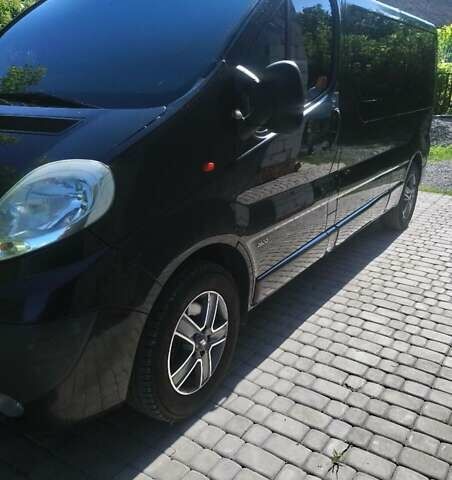 Черный Опель Виваро, объемом двигателя 2 л и пробегом 317 тыс. км за 12300 $, фото 1 на Automoto.ua