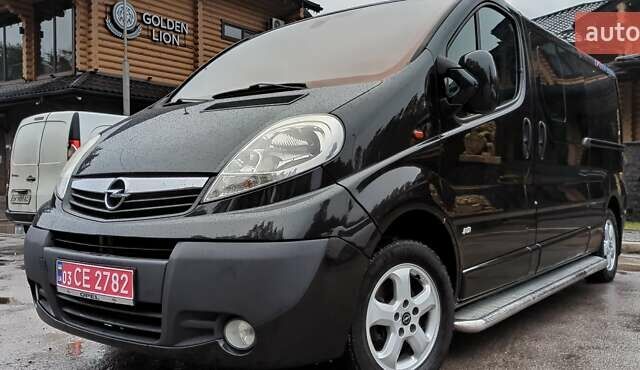 Черный Опель Виваро, объемом двигателя 2 л и пробегом 246 тыс. км за 14777 $, фото 1 на Automoto.ua