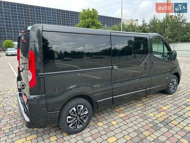 Черный Опель Виваро, объемом двигателя 2 л и пробегом 230 тыс. км за 14550 $, фото 1 на Automoto.ua