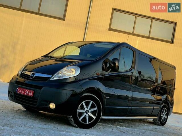 Чорний Опель Віваро, об'ємом двигуна 2 л та пробігом 218 тис. км за 15850 $, фото 1 на Automoto.ua