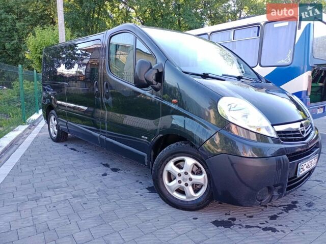 Чорний Опель Віваро, об'ємом двигуна 2 л та пробігом 490 тис. км за 12700 $, фото 1 на Automoto.ua